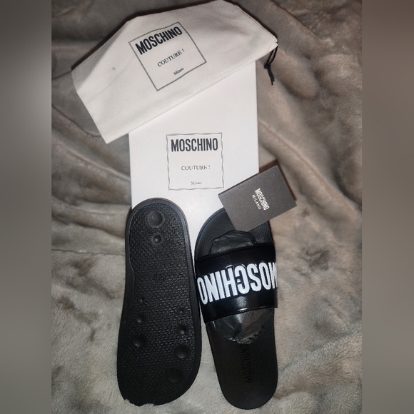COPY - Moschino Pool slides - Picture 2 of 2